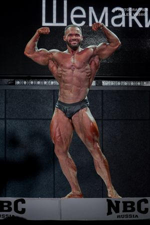 CLASSIC PHYSIQUE